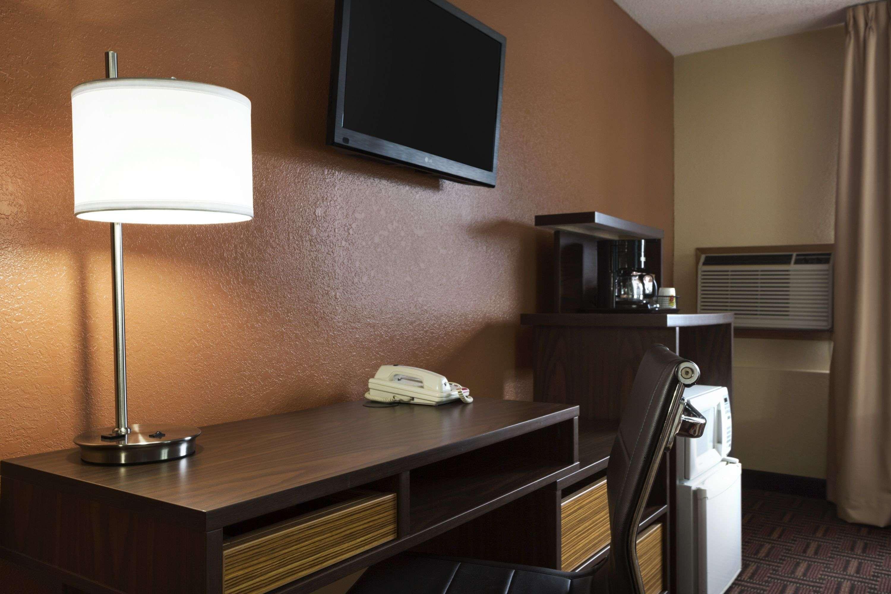 Super 8 By Wyndham Mount Vernon, Il Buitenkant foto