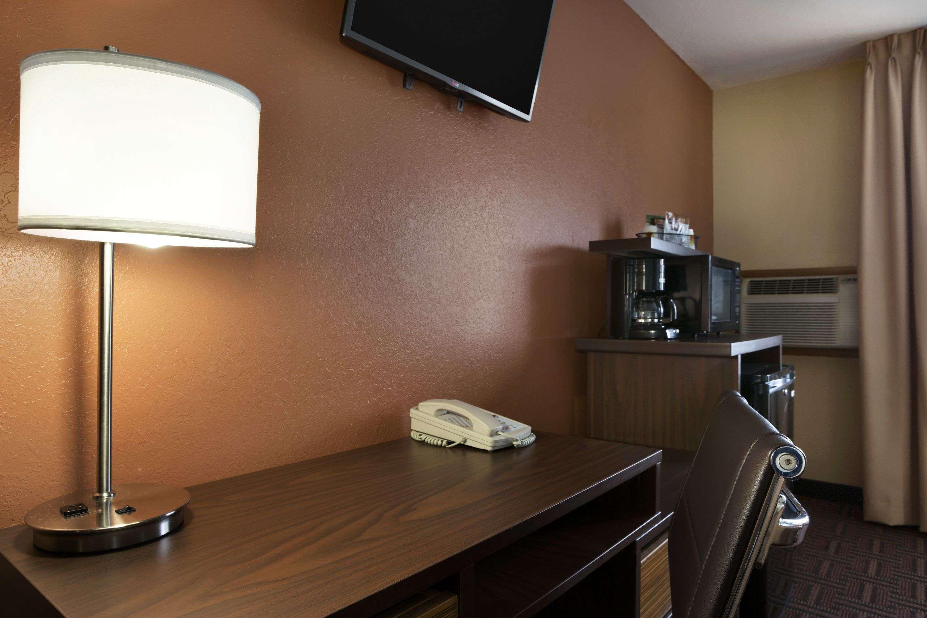 Super 8 By Wyndham Mount Vernon, Il Buitenkant foto