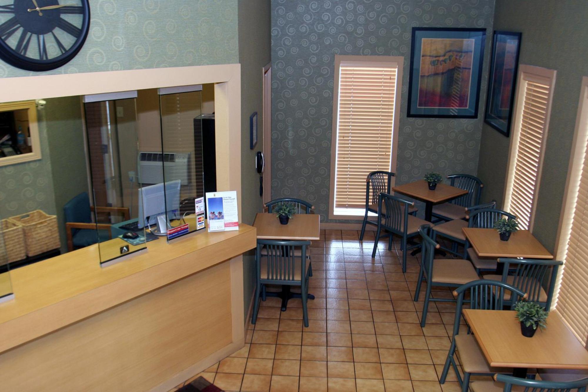Super 8 By Wyndham Mount Vernon, Il Buitenkant foto