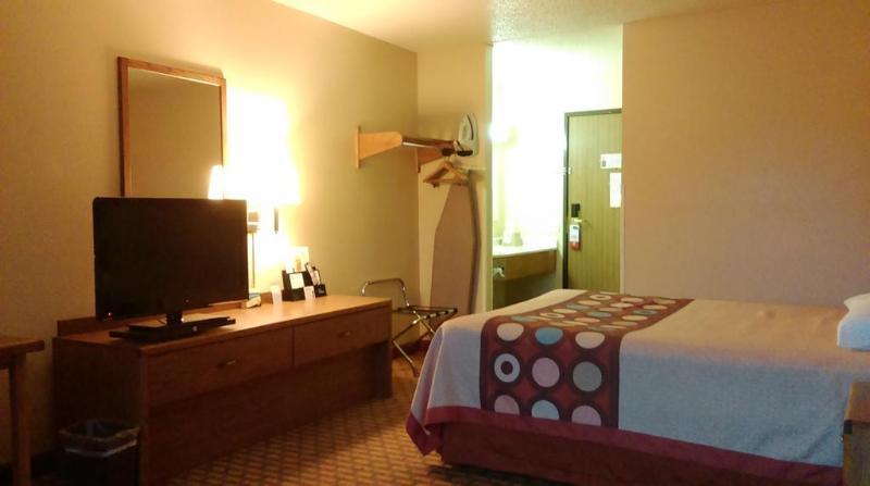 Super 8 By Wyndham Mount Vernon, Il Buitenkant foto